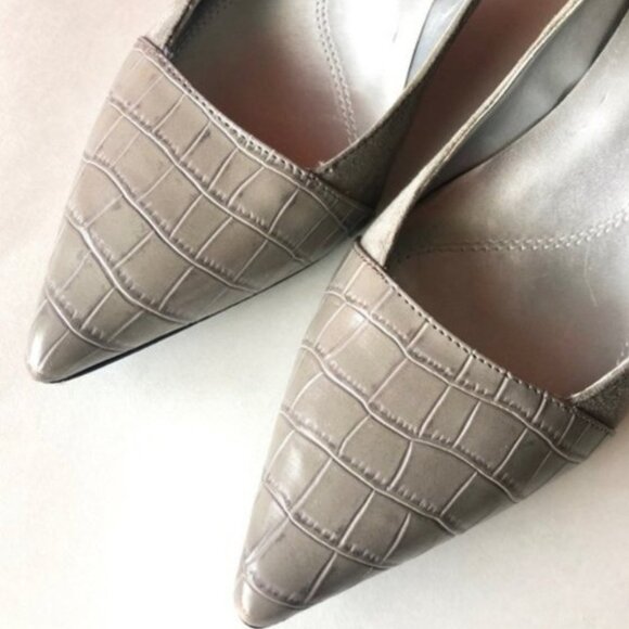 Tahari Raylin II Grey Snakeskin Suede Heels NWOT sz 7 - Picture 2 of 11